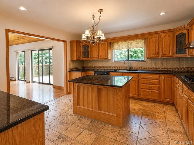 17 Sherwood Road, Cortlandt Manor, NY 10567