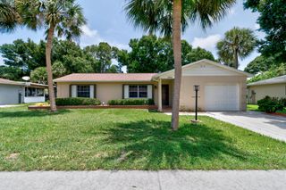590 26th Court, Vero Beach, FL 32962
