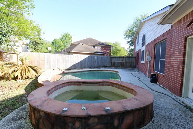 1505 Ash Run Court, Pearland, TX 77581