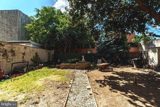318-20 BAINBRIDGE ST, Philadelphia, PA 19147