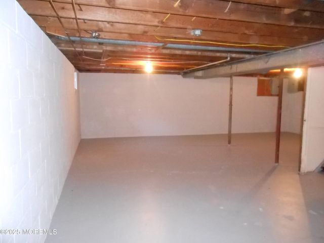 26 Littleworth Road, Manahawkin, NJ 08050