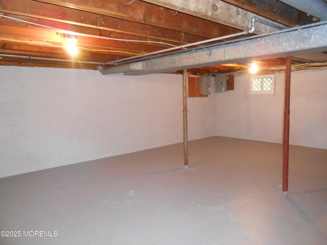 26 Littleworth Road, Manahawkin, NJ 08050