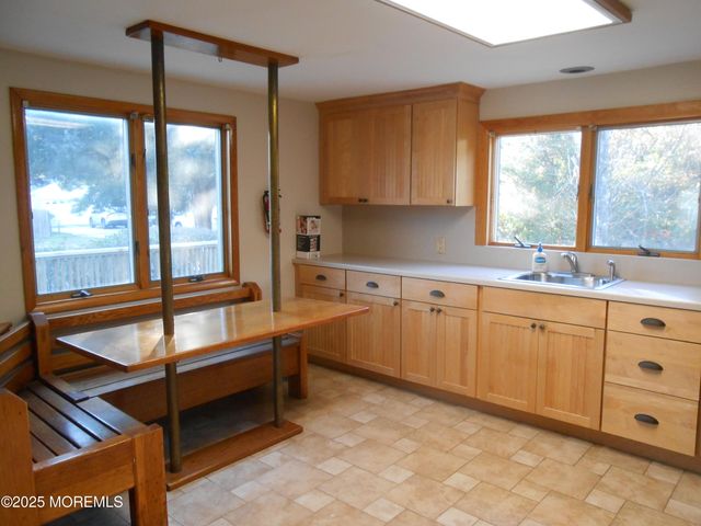 26 Littleworth Road, Manahawkin, NJ 08050