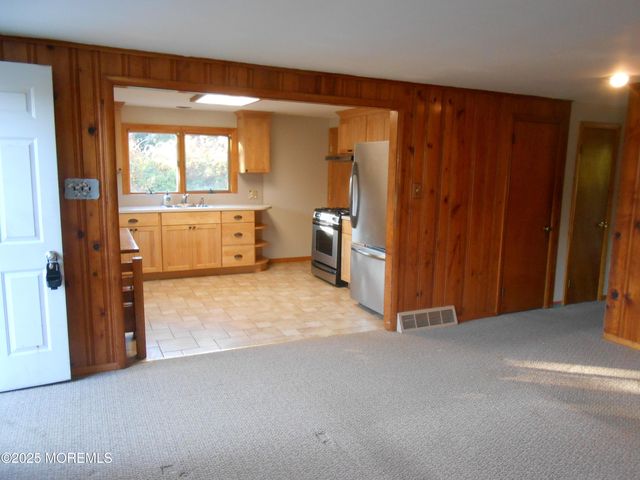 26 Littleworth Road, Manahawkin, NJ 08050