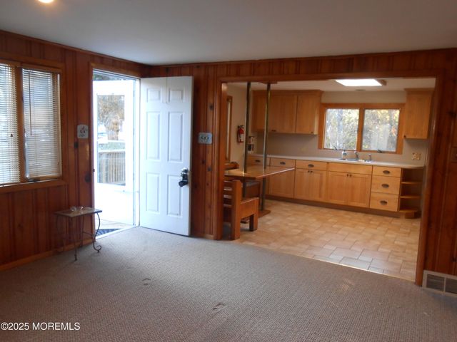 26 Littleworth Road, Manahawkin, NJ 08050