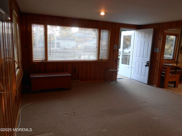 26 Littleworth Road, Manahawkin, NJ 08050