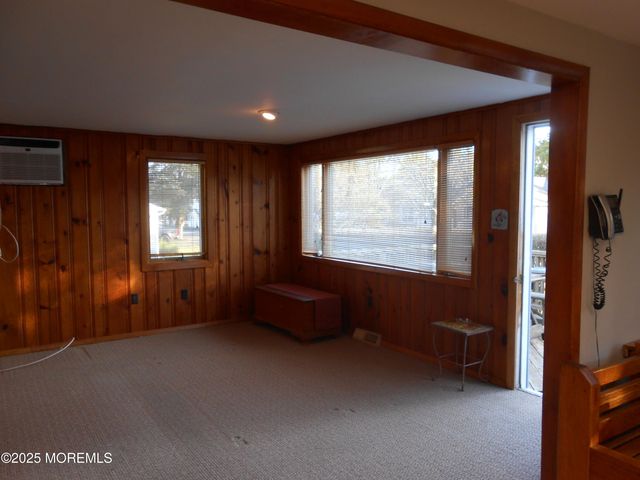 26 Littleworth Road, Manahawkin, NJ 08050