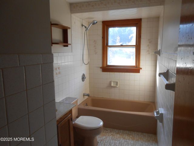 26 Littleworth Road, Manahawkin, NJ 08050