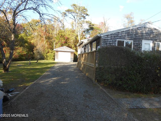 26 Littleworth Road, Manahawkin, NJ 08050