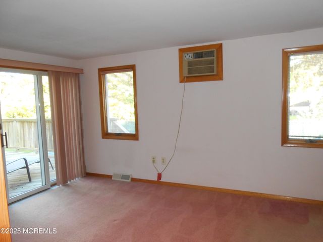 26 Littleworth Road, Manahawkin, NJ 08050