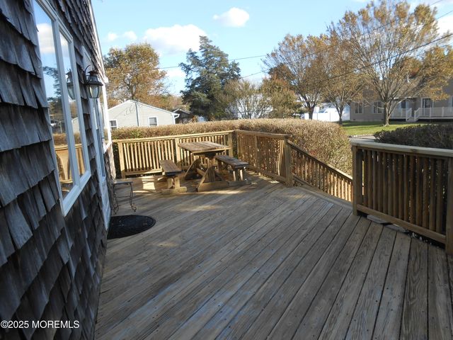 26 Littleworth Road, Manahawkin, NJ 08050