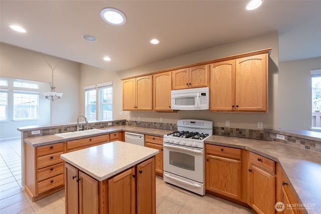 4986 Meriwood Drive NE, Lacey, WA 98516