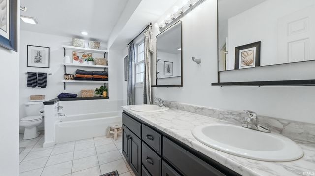 1370 E Legacy Lane, Winona Lake, IN 46590