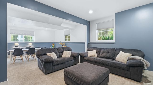 1370 E Legacy Lane, Winona Lake, IN 46590