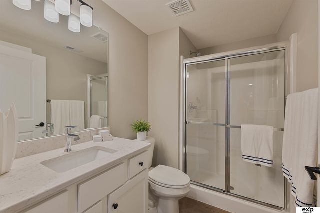 17538 Robin Drive, Omaha, NE 68136