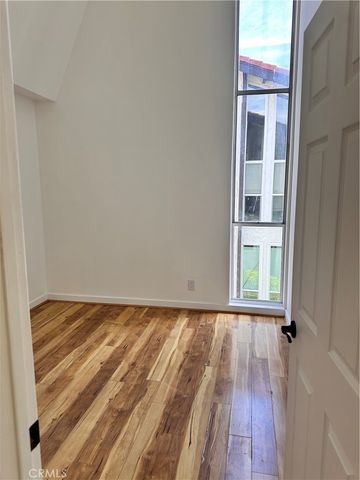 31579 Lindero Canyon Road 7, Westlake Village, CA 91361