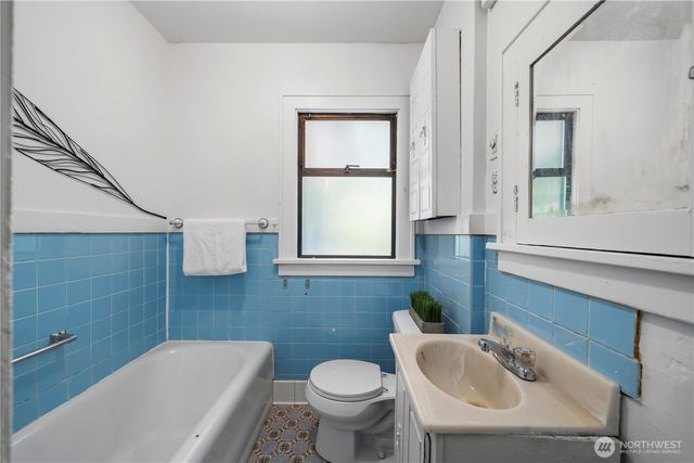 319 29th Avenue, Seattle, WA 98122