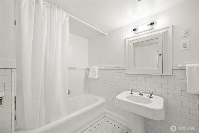 319 29th Avenue, Seattle, WA 98122