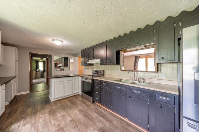 12610 W Arrowhead Drive, Daleville, IN 47334