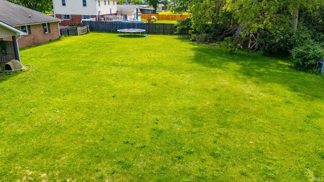12610 W Arrowhead Drive, Daleville, IN 47334