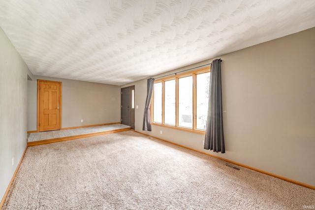 12610 W Arrowhead Drive, Daleville, IN 47334