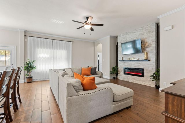 18203 Willow Edge Drive, Tomball, TX 77375