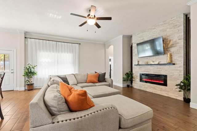 18203 Willow Edge Drive, Tomball, TX 77375