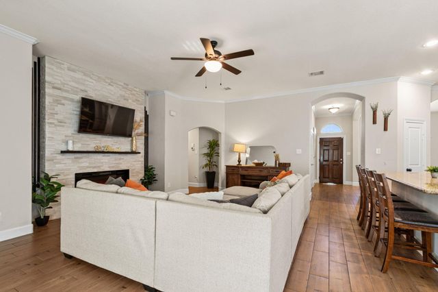 18203 Willow Edge Drive, Tomball, TX 77375