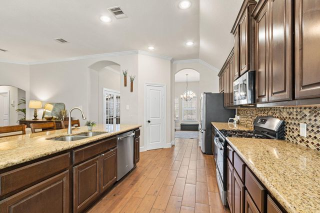 18203 Willow Edge Drive, Tomball, TX 77375