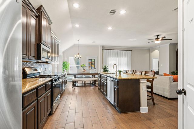 18203 Willow Edge Drive, Tomball, TX 77375