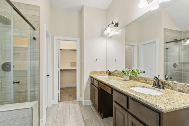 18203 Willow Edge Drive, Tomball, TX 77375