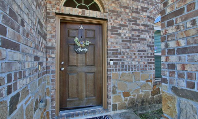 18203 Willow Edge Drive, Tomball, TX 77375