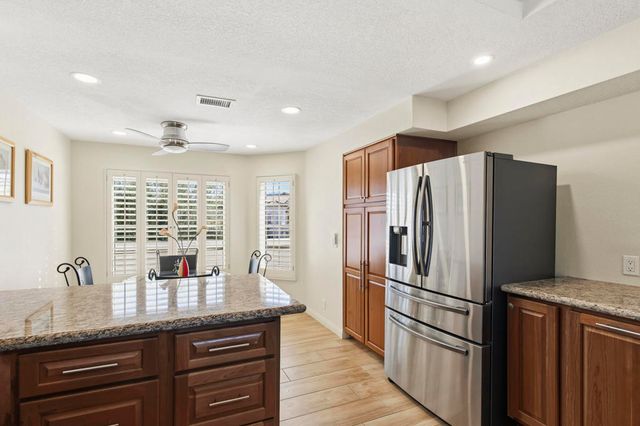 667 Vista Lago Circle N, Palm Desert, CA 92211