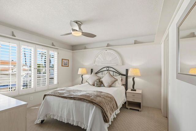 667 Vista Lago Circle N, Palm Desert, CA 92211