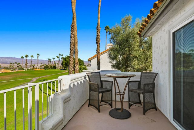 667 Vista Lago Circle N, Palm Desert, CA 92211