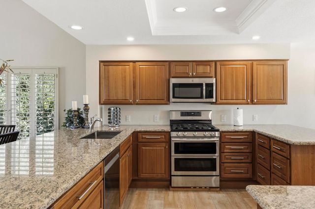 667 Vista Lago Circle N, Palm Desert, CA 92211