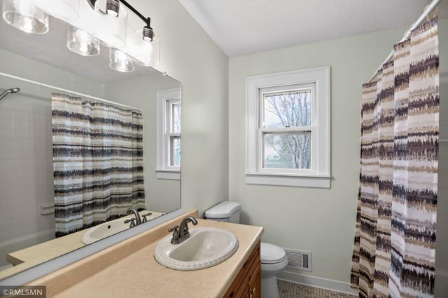 3325 Urbandale Lane N, Plymouth, MN 55447