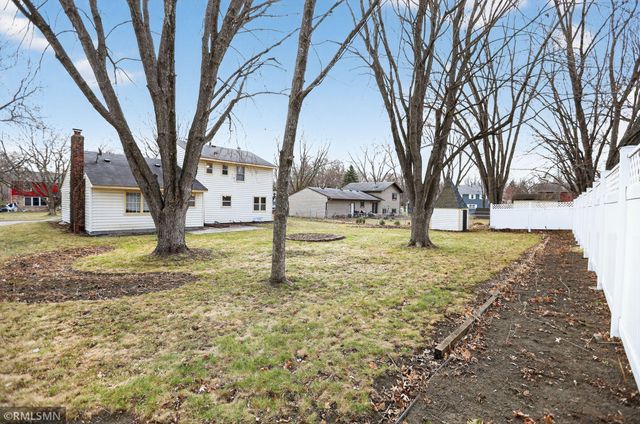 3325 Urbandale Lane N, Plymouth, MN 55447