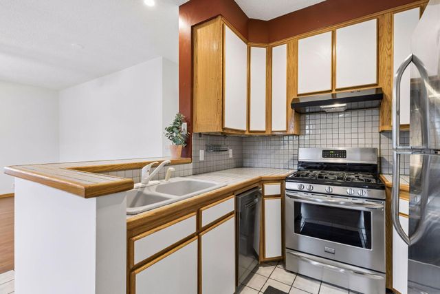 2733 Girard Avenue S 305, Minneapolis, MN 55408
