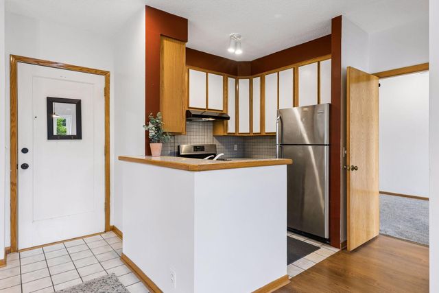 2733 Girard Avenue S 305, Minneapolis, MN 55408