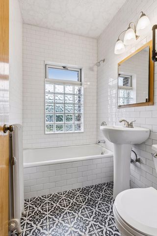 2733 Girard Avenue S 305, Minneapolis, MN 55408
