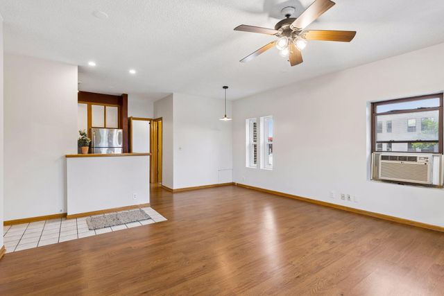 2733 Girard Avenue S 305, Minneapolis, MN 55408