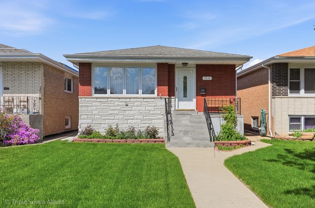 7514 Lockwood Avenue, Burbank, IL 60459