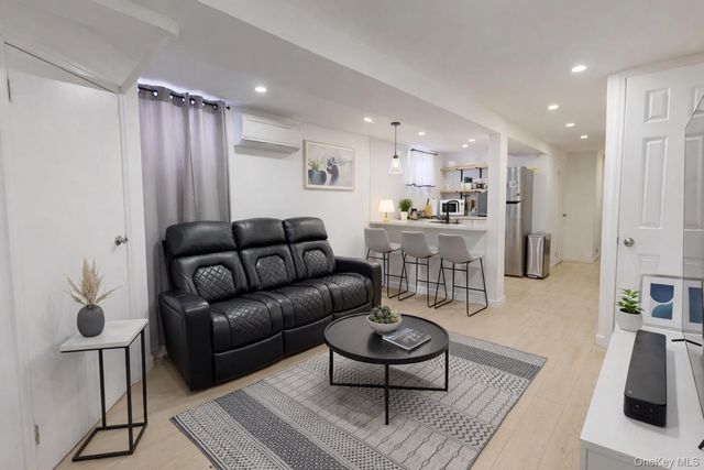 10713 115th Street, Richmond Hill S., NY 11419