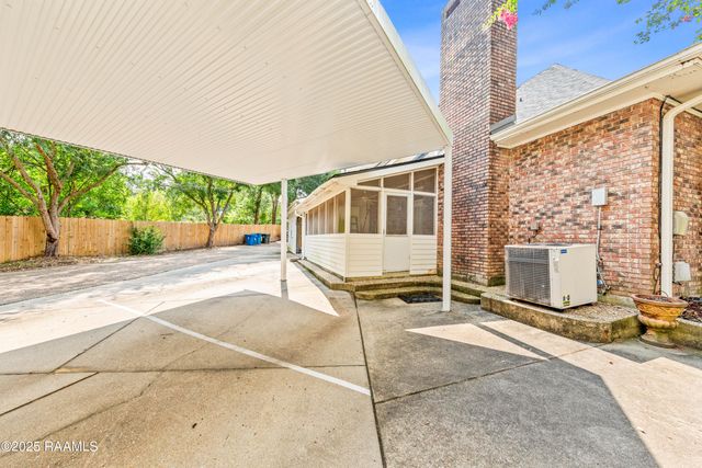 551 Esplanade Drive, Lafayette, LA 70508