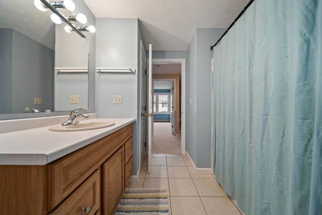 624 Hackett Hill Road, Manchester, NH 03102