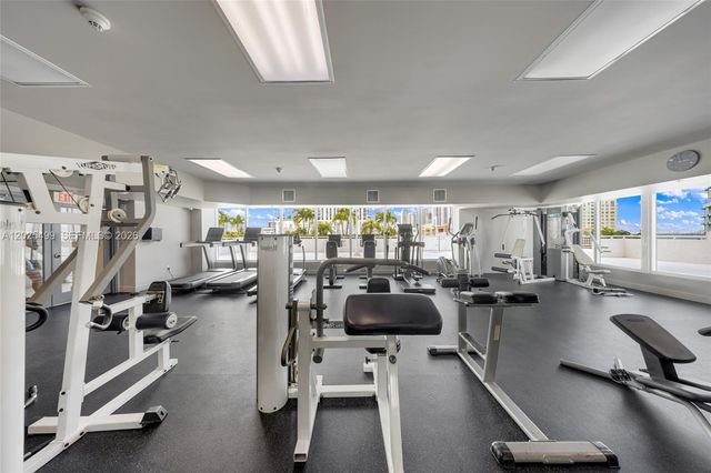 275 NE 18th St 1510, Miami, FL 33132