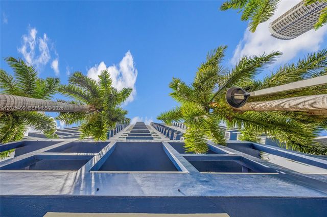 275 NE 18th St 1510, Miami, FL 33132
