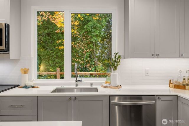 4411 21st Avenue SW, Seattle, WA 98106