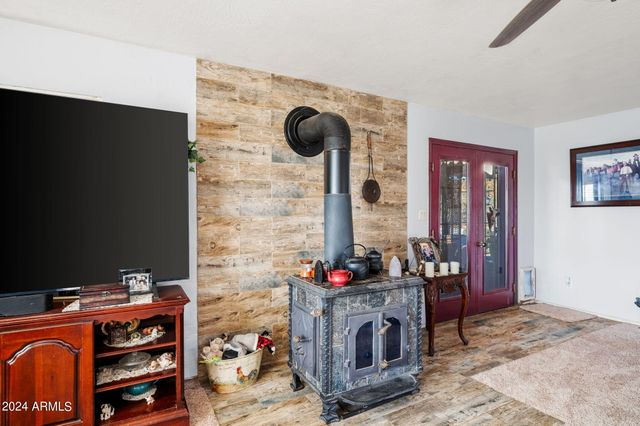 11150 S JEFFERSON Street, Mayer, AZ 86333